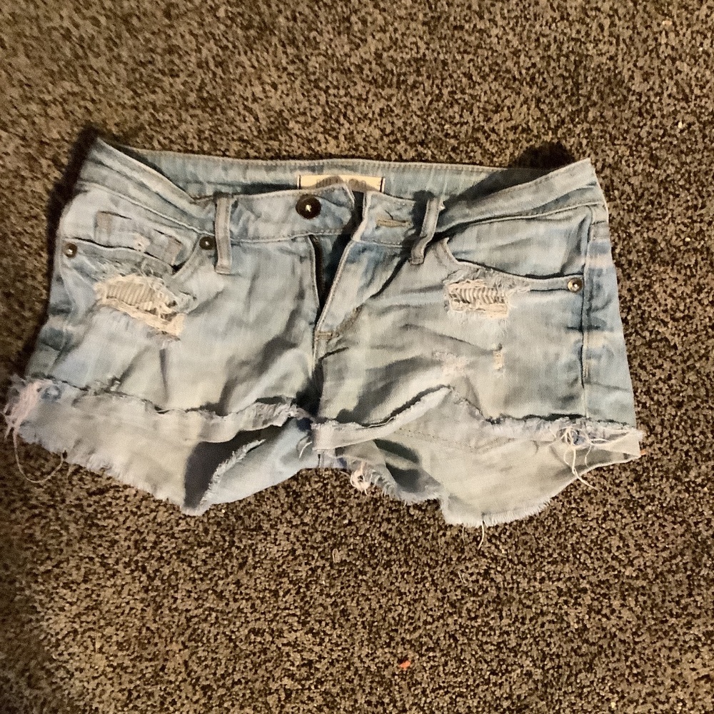Low waisted jean shorts